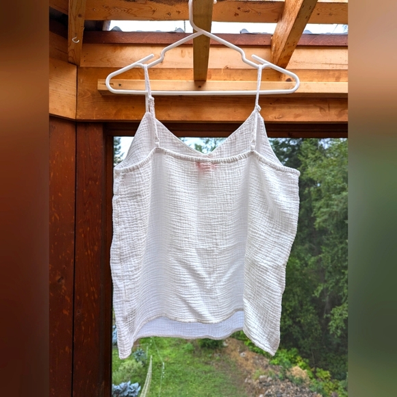 Gauzy seersucker camisole - Picture 2 of 3